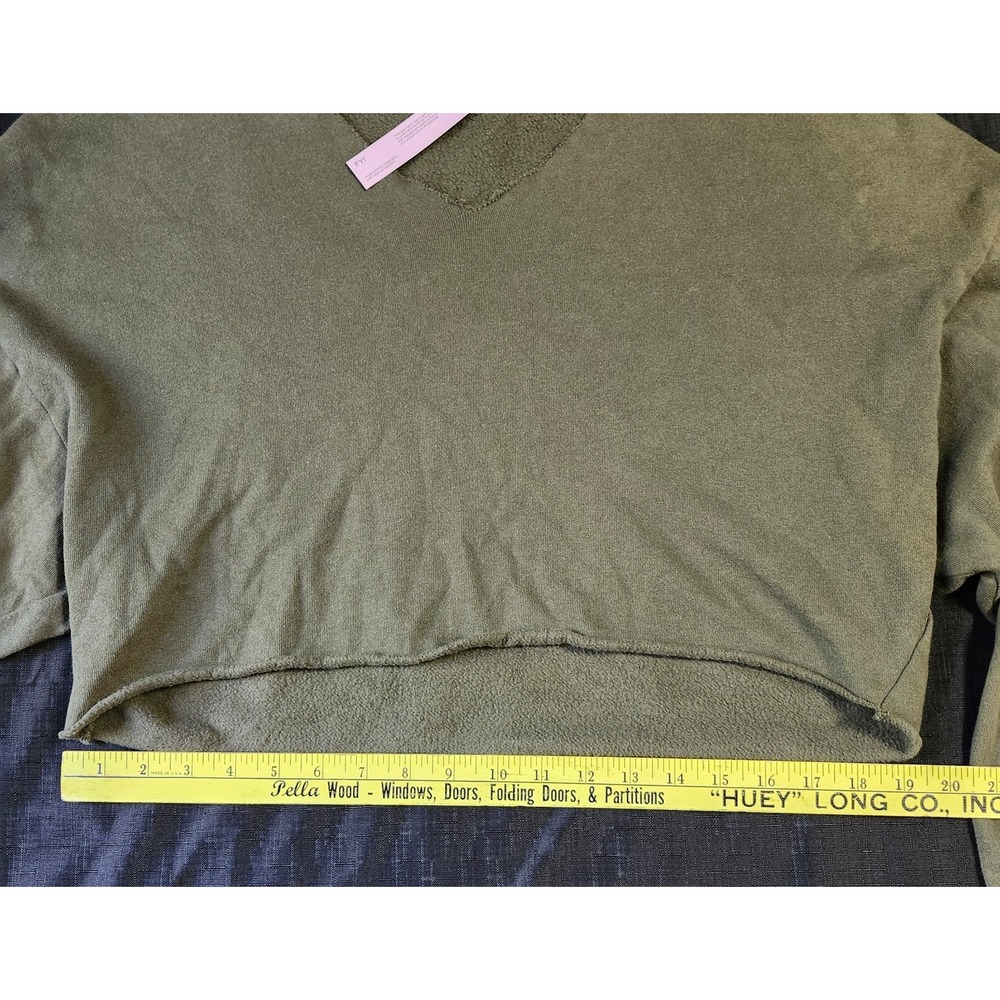 NWT Wild Fable Olive Green "cut" Cropped Sweatshirt Size M - Picture 16 of 16